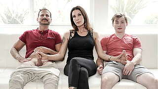 Sexy Freeuse Stepmom Fulfilling Her Spouse and Stepson'_s Needs - Momslave