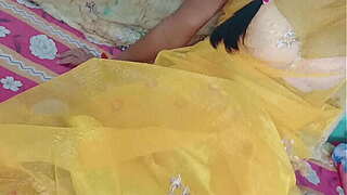 Indian coolly wife erect honeymoon with spouse afterwards marriage, Indian xxx clip of hawt couple, Indian lass