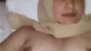 Saba Bashir hawt lass Pakistani desi leek