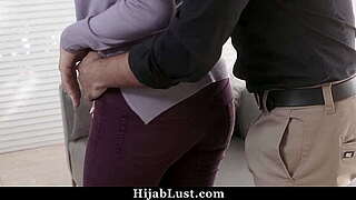 Undercover Fbi Agent Fuck the Hijab Wife to Save Her Spouse from Getting Arrested - Hijablust