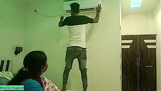 Indian cheating wife XXX sexy sex with ac technician! Bhabhi sex