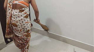 Indian Maid servicing her premises owner,Hot maid sex over a period of operating time, Indian maid sex