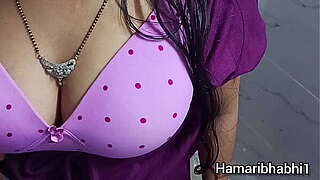 Indian Desi wife cheats her spouse and drilled by her neighbor boyfriend. Supplementary knowledge intrigue sex movie of Indian Hotwife.