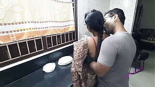 Indian Cook-room Sex - Bengali Wife Cheats on Her Spouse when this chab is Not Introduce at Abode
