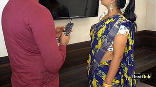 Indian Bhabhi Seduces TV Mechanic For Sex With Gaudy Hindi Audio