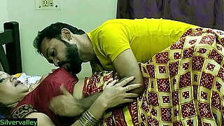 Indian xxx hawt Milf aunty confidence sex with son in law!! Real Homemade sex