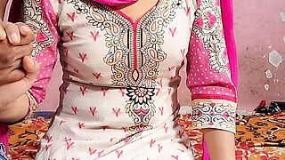 Punjabi ladaki ne salwar pahankar apane yaar se chudwai