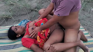 Outside fucking in a my supreme boudi clinching Hour
