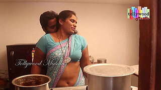 Sexy desi masala aunty enticed by a boyish man young boy