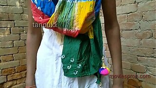 Outside chiken maiden Puja Gupta fucking