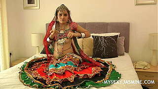 Gujarati Indian Sweetheart Jasmine Mathur Garba Dance