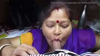 Aunty maximum engulfing penis