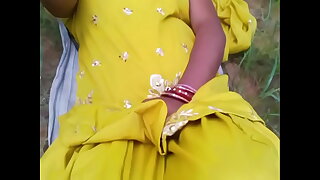 Ladki khet me relating to hindI audio