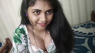 Indian Chick Surrounding Fringe Not far from Lover, Parceling out Flimsy Kisses With an increment of Frolicsome Touches