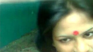 Lascivious Bangla Aunty In nature's garb Drilled by Paramour at darkness