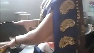 Desi indian Kannada aunty sexy midst hip