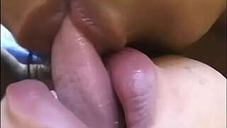 hawt kiss pakistan and indian