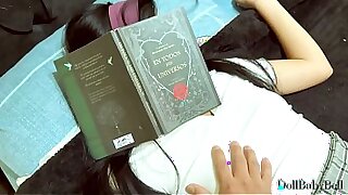 Mi hermanastra me deja tocarla brambles los dedos hasta que se moja