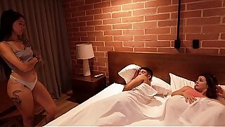 Esta hijastra culona a depress que le gusta compartir siempre depress cama