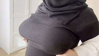 Friend'_s Arab wife showed wobblers